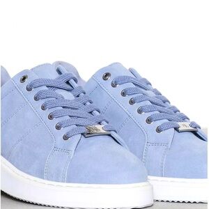 Lauren Ralph Lauren Angeline Sneakers
Light Blue Leather size 8